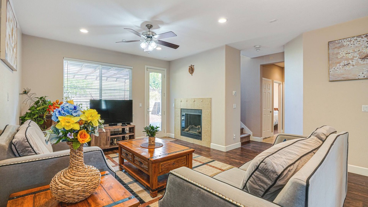 Pittsburg House | Spacious Bay Point Family Home w/Private Yard!
