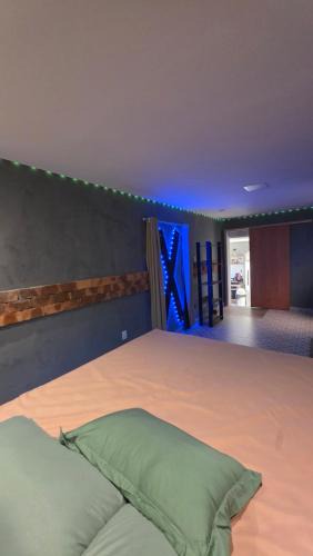 Centro House | Spacious bdsm room