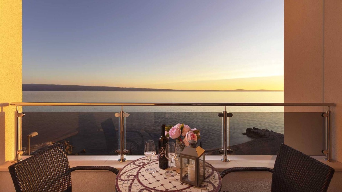 Podstrana Apartment | Spacious Beachfront Apartment Tanita No.1