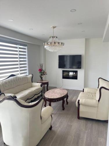 Wasaga Beach House | Spacious Beachside Retreat in Wasaga Beach