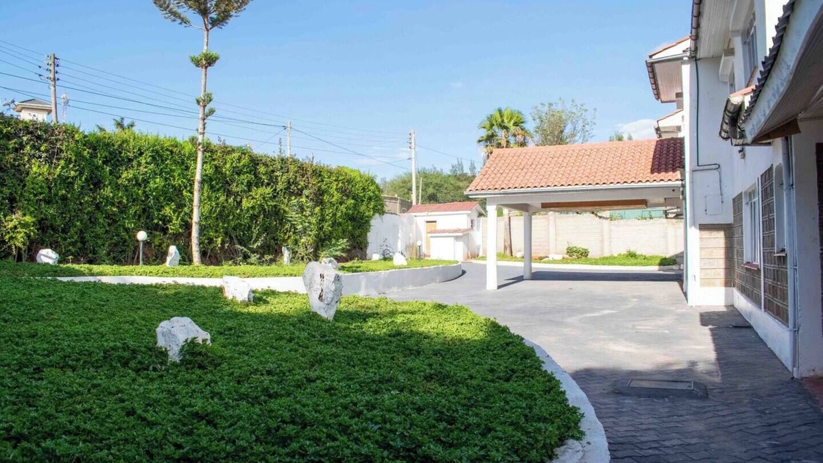 Mlolongo Villa | Spacious & Beautiful 5-bedroom Villa in Nairobi with WiFi