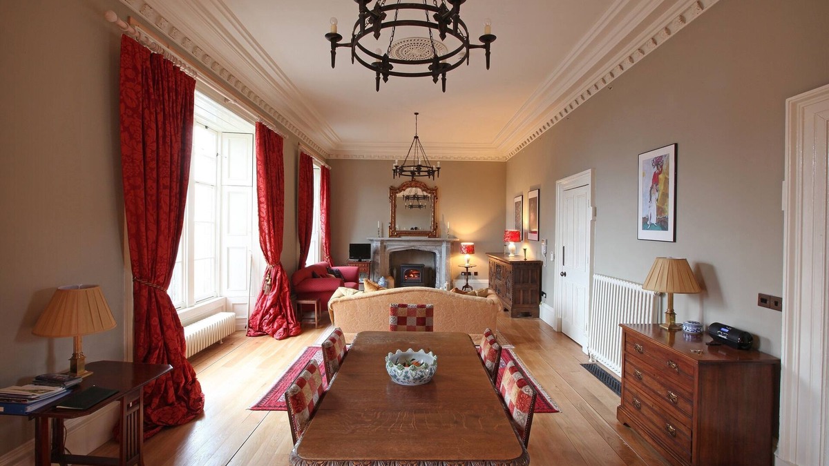 Kinghorn Apartment | Spacious Beautiful Historic Apartment on Fife coast close to Edinburgh