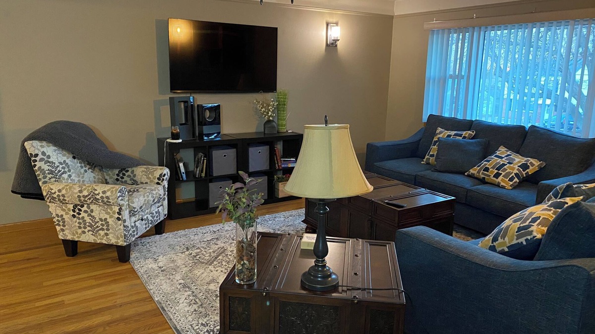 South Central Omaha Apartment | Spacious Beautiful Omaha Retreat - 2BR/1BA Apartment with All-Inclusive