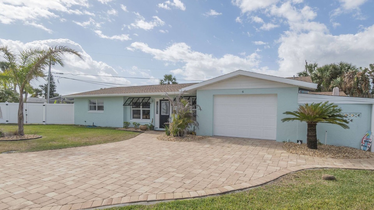Glenwood House | Spacious, Beautiful Renovated pool home steps from the beach!