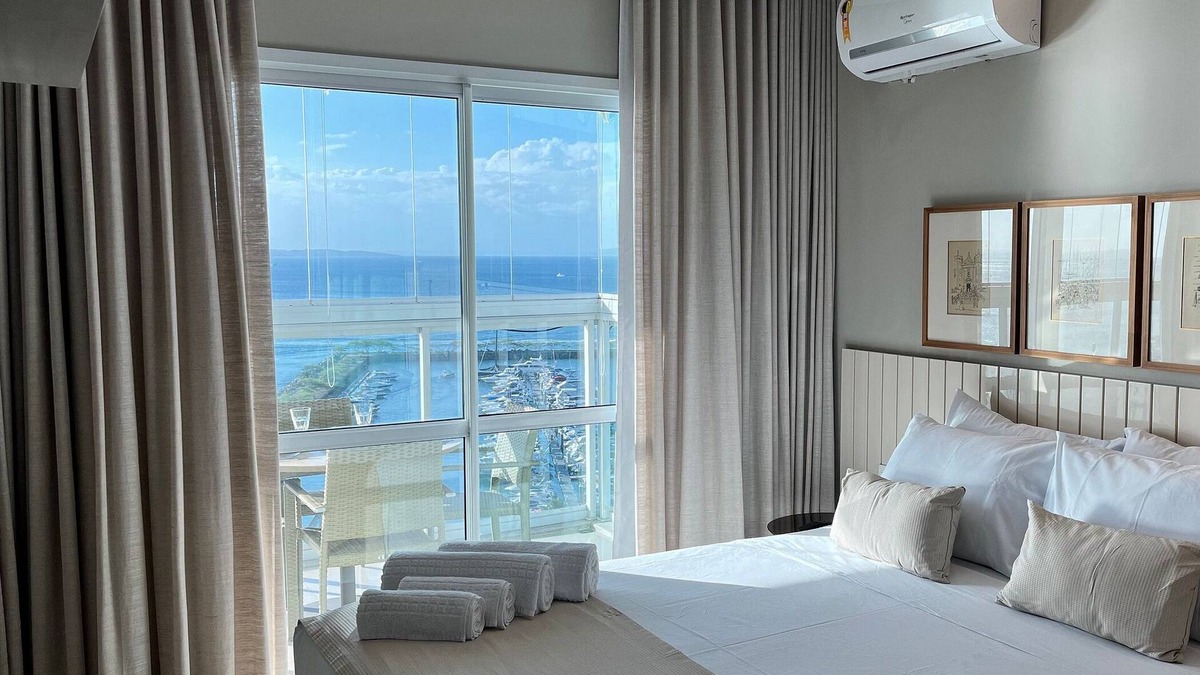 Dois de Julho Apartment | Spacious Bedsitter View to the Bay of All Saints