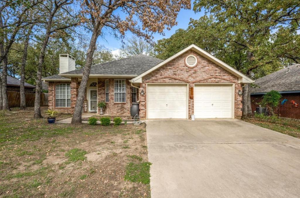Denton House | Spacious Brick House 3BR 2BA A+