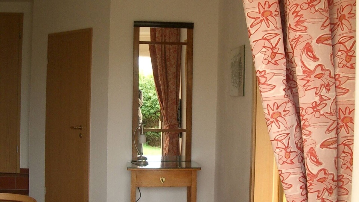 Colmdorf Apartment | Spacious, bright 2-room apartment with terrace and landscaped garden