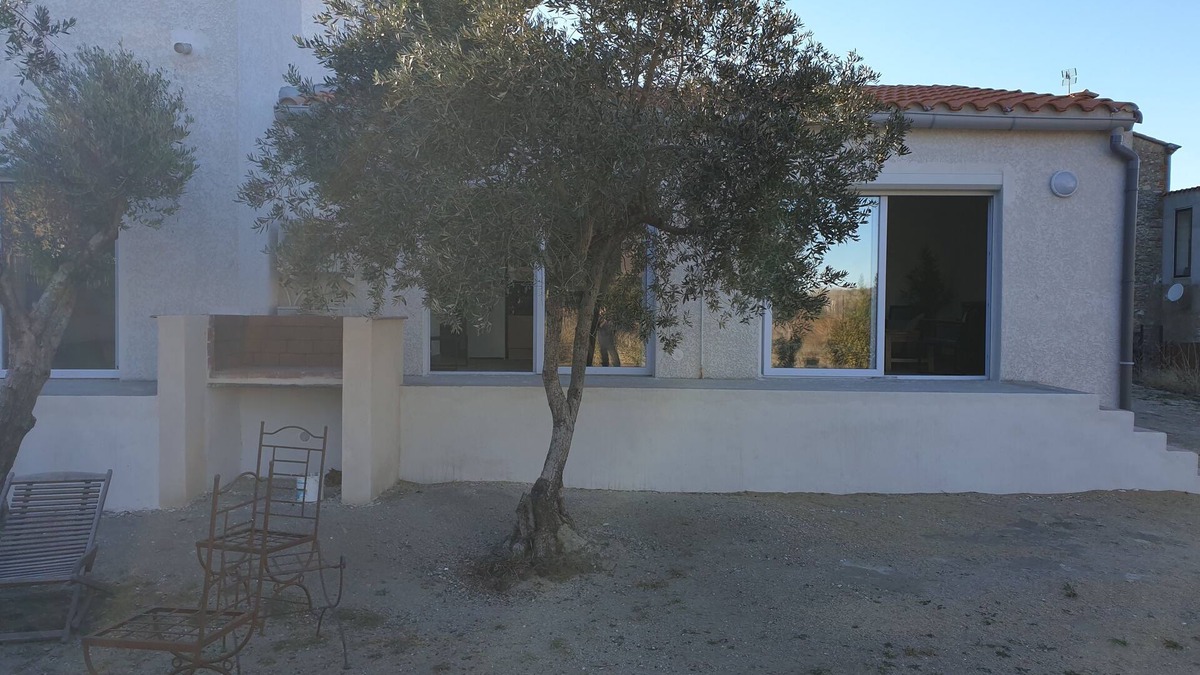 Nefiach House | Spacious, bright, air-conditioned T2 with large garden