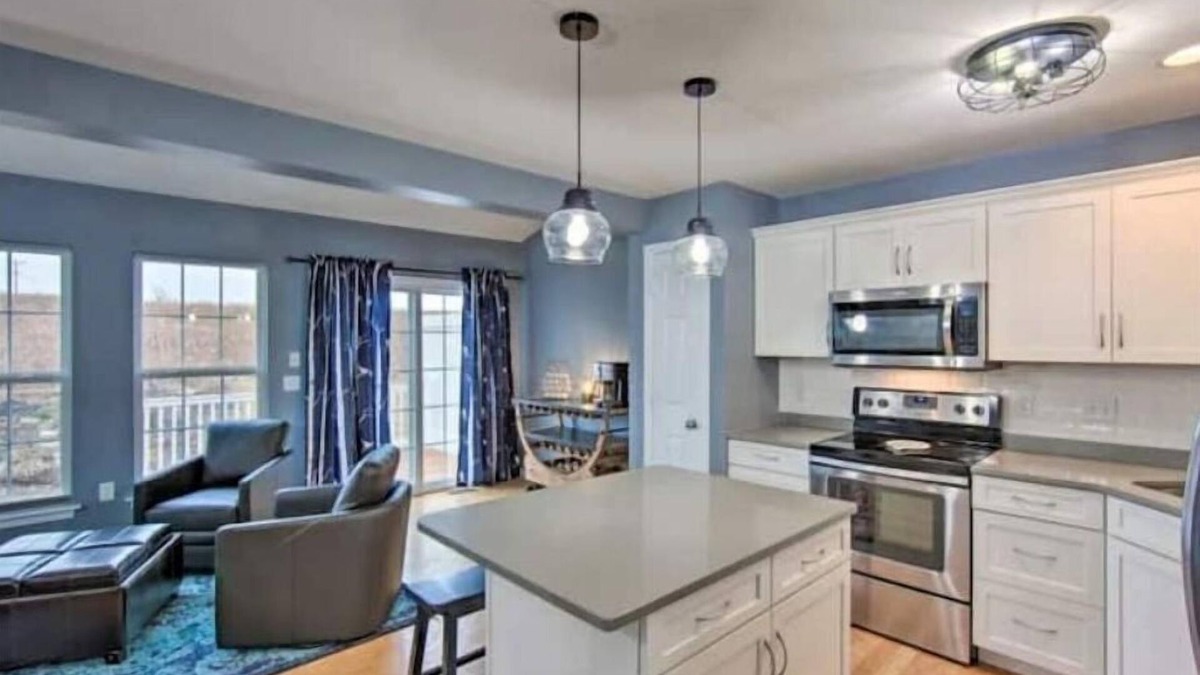 Bellefonte House | Spacious, Bright, Pristine Penn State Home!