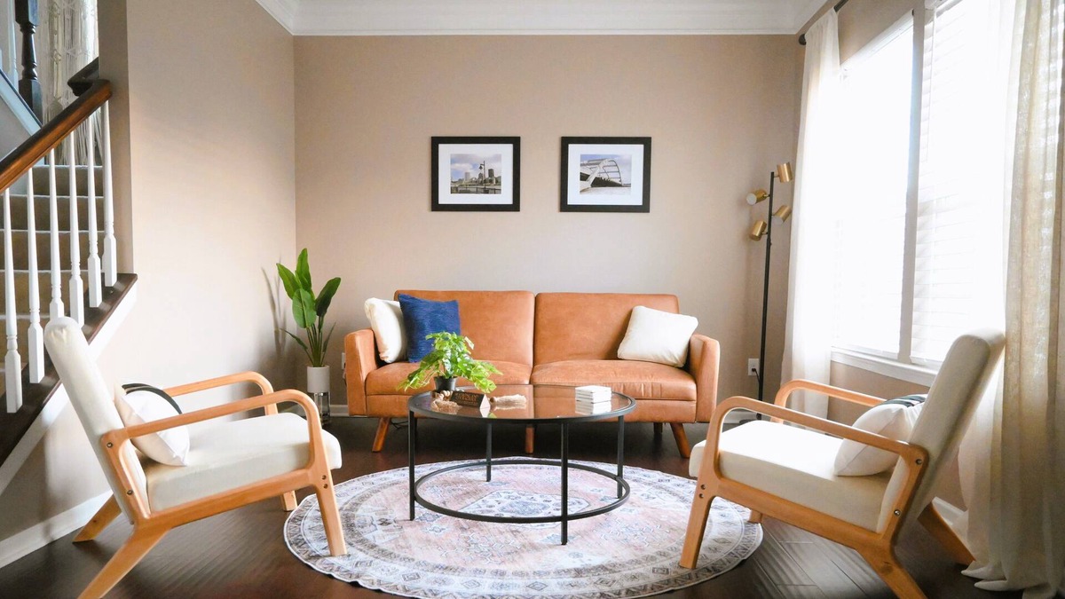 West Henrietta House | Spacious & bright for Families & Large Groups with Modern Amenities.