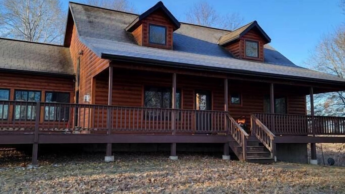 Spooner Cabin | Spacious Cabin in the woods on Island Lake