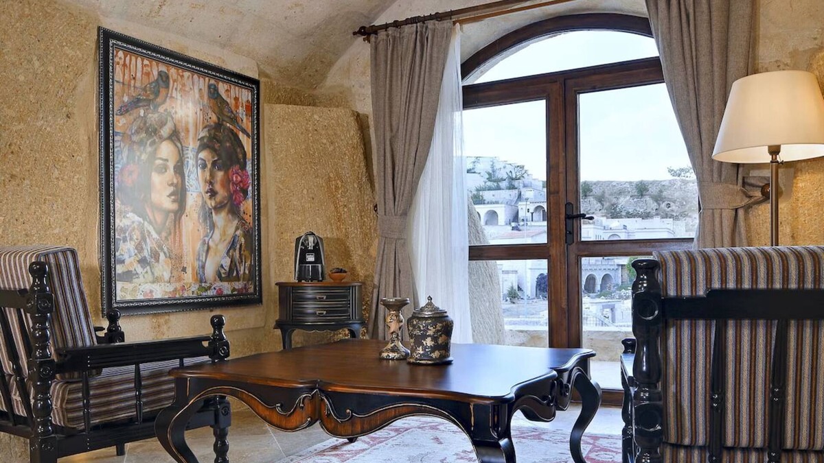 Urgup Hotel | Spacious Cave Room Offering Perfect Backdrop | Outdoor Pool Access
