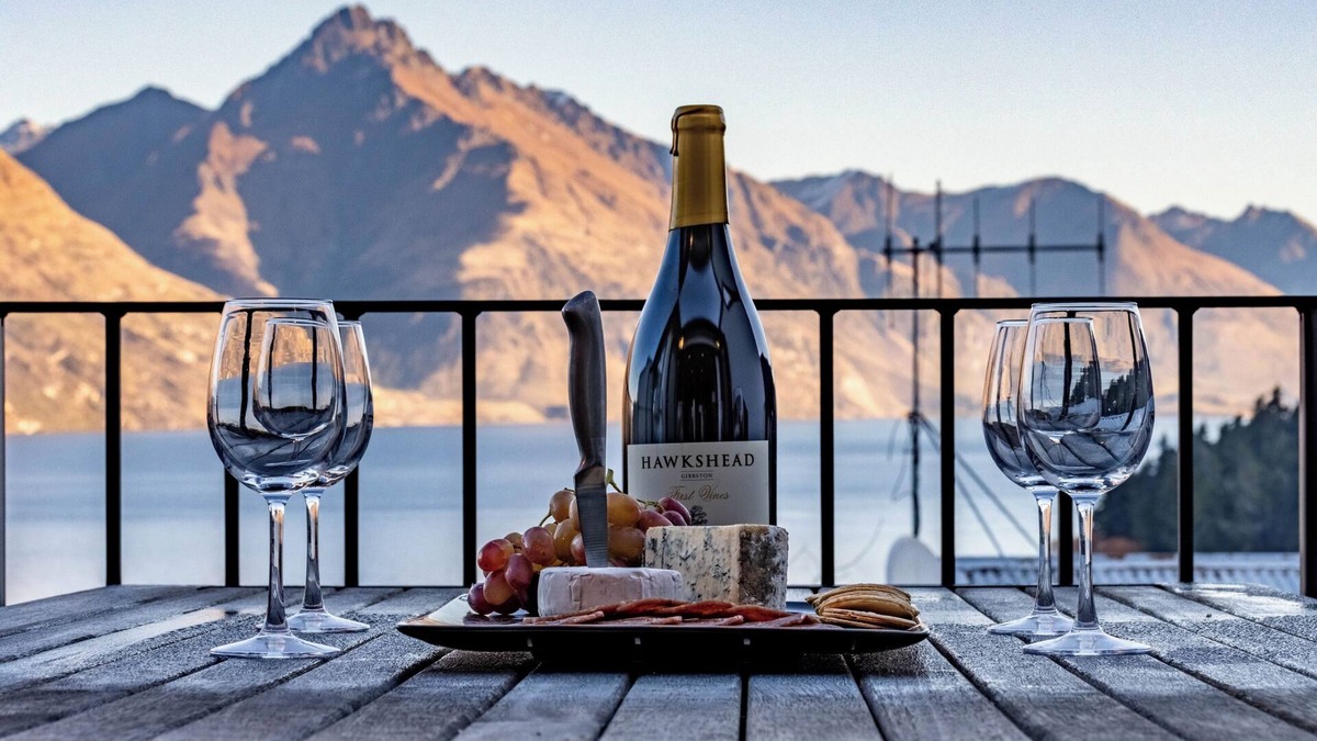 Queenstown City Centre Apartment | Spacious Central Executive Apartmentn4 Bedroom, 2 Bathroom with amazing views
