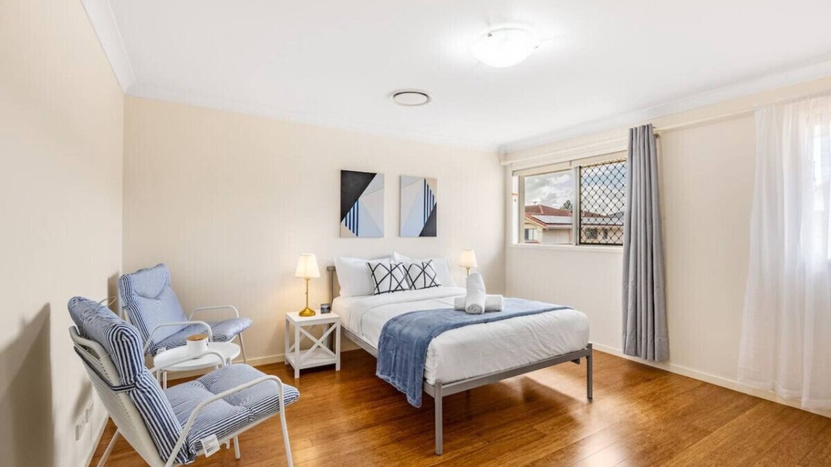 Sunnybank House | Spacious Central located FamilyHouse @ Sunnybank