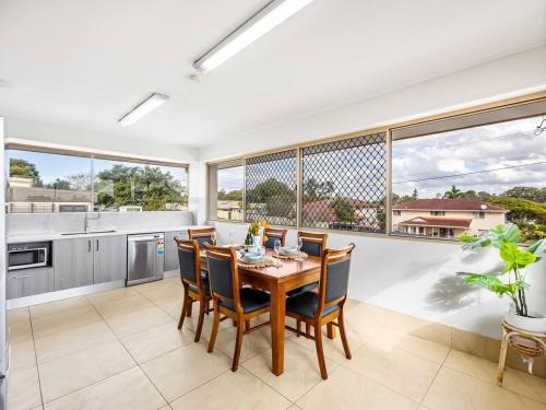 Sunnybank House | Spacious Central located Family House at Sunnybank