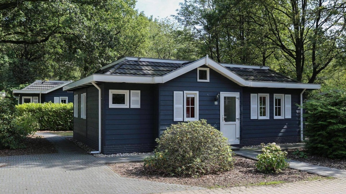 Hooghalen House | Spacious chalet for six, perfect for families in Drenthe.