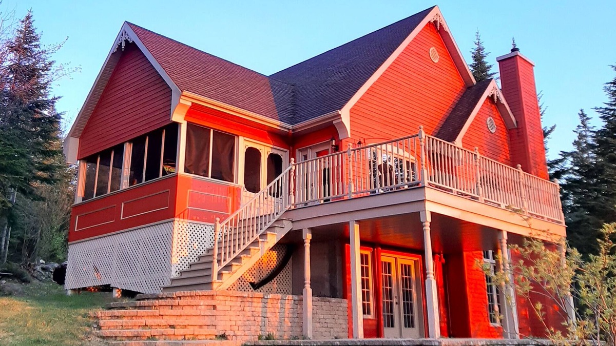 Saint Irenee Ski Chalet | Spacious Chalet with St-Lawrence River View and Spa in Charlevoix, for 2 to 8