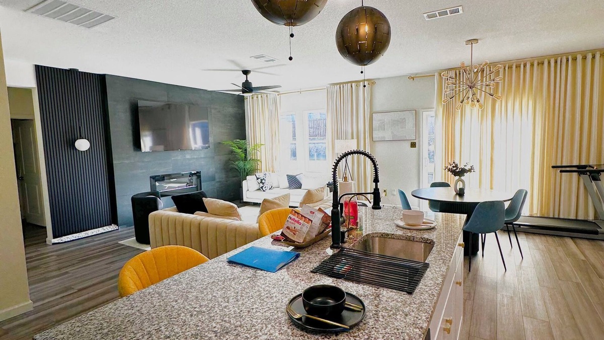 Glenn Heights House | Spacious Charming 4 Bedroom Elegant Luxe Escape Home in Glenn Heights.