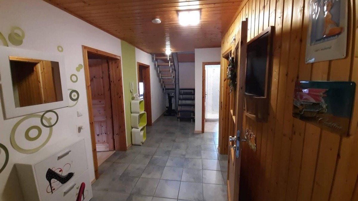 Gieselwerder Apartment | Spacious, child-friendly vacation apartment in the quiet Weser valley