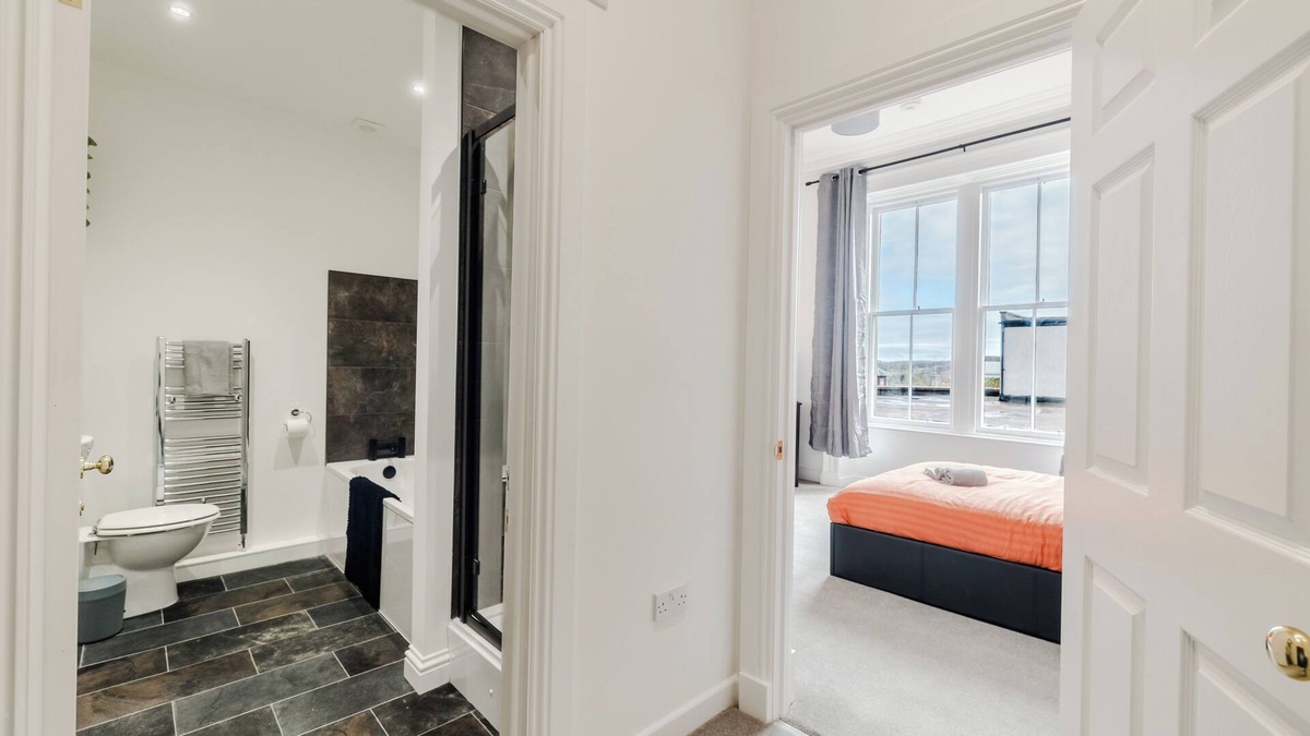 Brechin Apartment | Spacious city center apartment