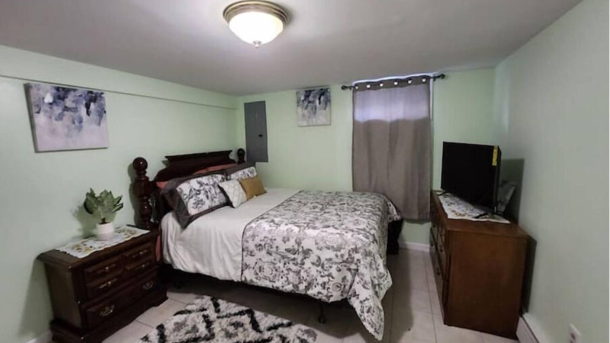 Copiague Apartment | Spacious Clean Lovely 2 Bedroom Apartment