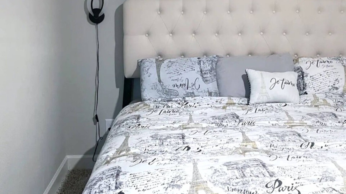 Anna House | Spacious clean Quiet Room in shared New House in Anna with 2 baths in house