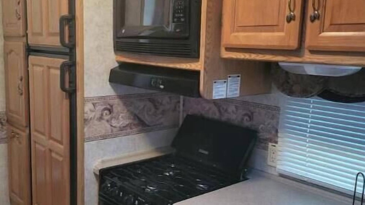 Port Malabar Apartment | Spacious Clean RV Camper