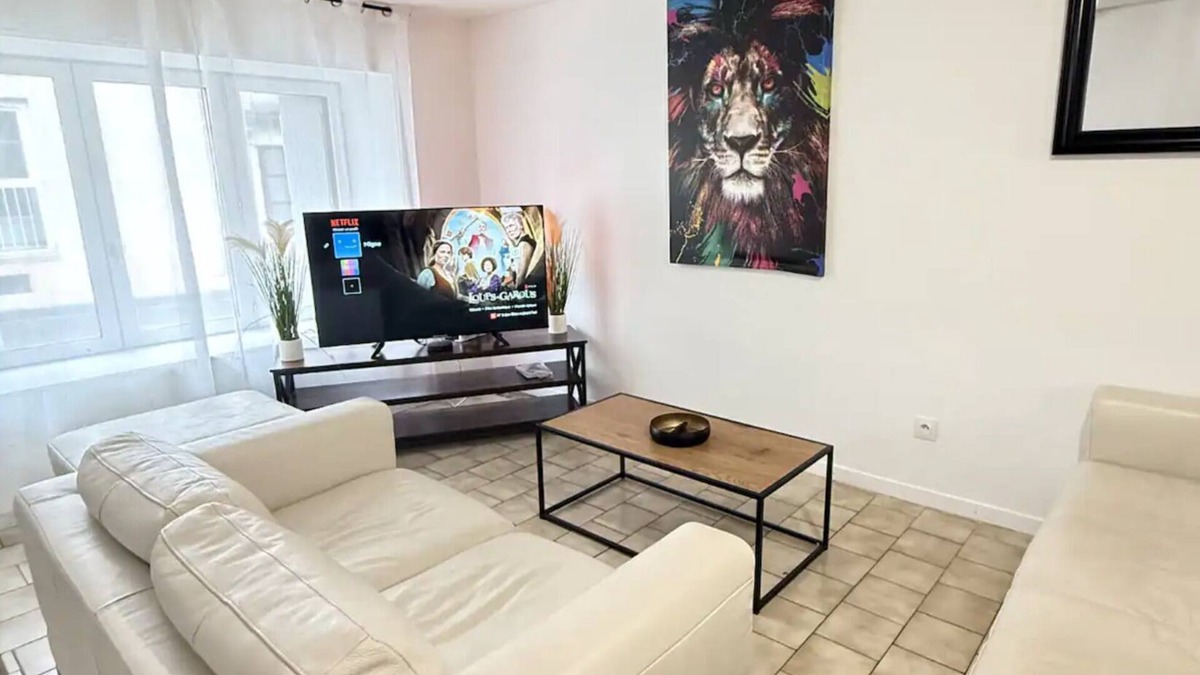 Migne-Auxances Apartment | Spacious & close to Futuroscope