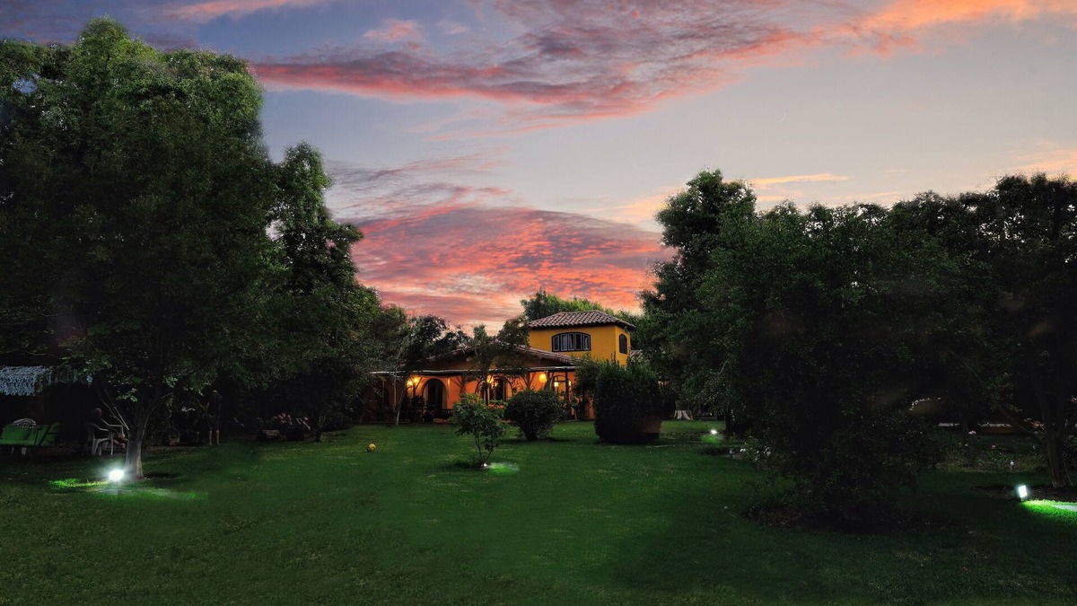 Pirque House | Spacious Colonial Villa near Concha y Toro