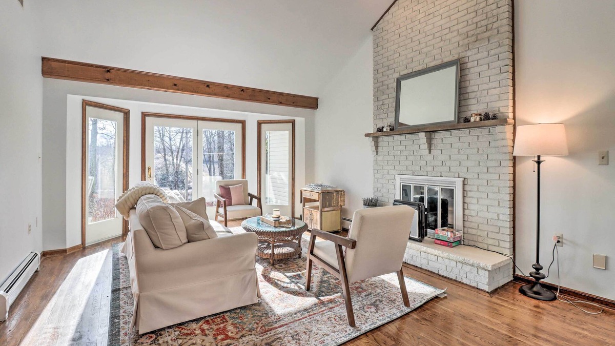 Columbia House | Spacious Columbia Home ~ 9 Mi to Water Gap!