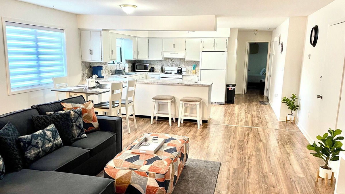 Garfield Apartment | Spacious comfort, 1st FL, parking, 2 TVs, laundry,Beautiful views of NYC skyline