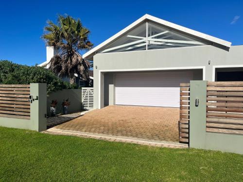 Cape Saint Francis House | Spacious, Comfortable With Huge Attention To Detail
