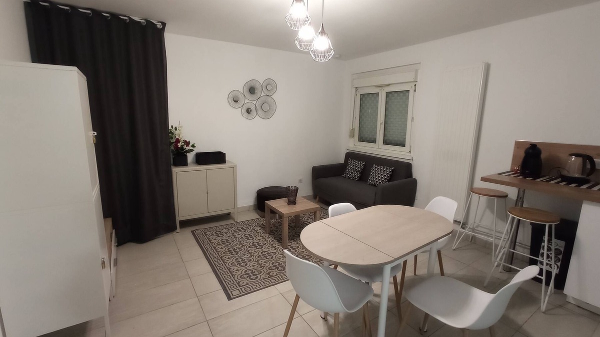 Saint-Avold Apartment | Spacious, comfortable apartment, ideal for workers
