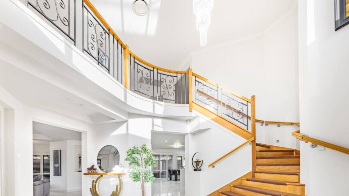 Sunnybank Hills House | Spacious Comfy 5 Bedroom Home near Sunnybank