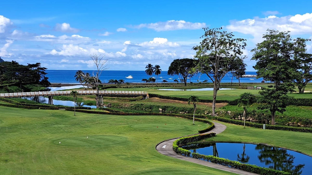Herradura Condo | Spacious condo with panoramic ocean and golf views
