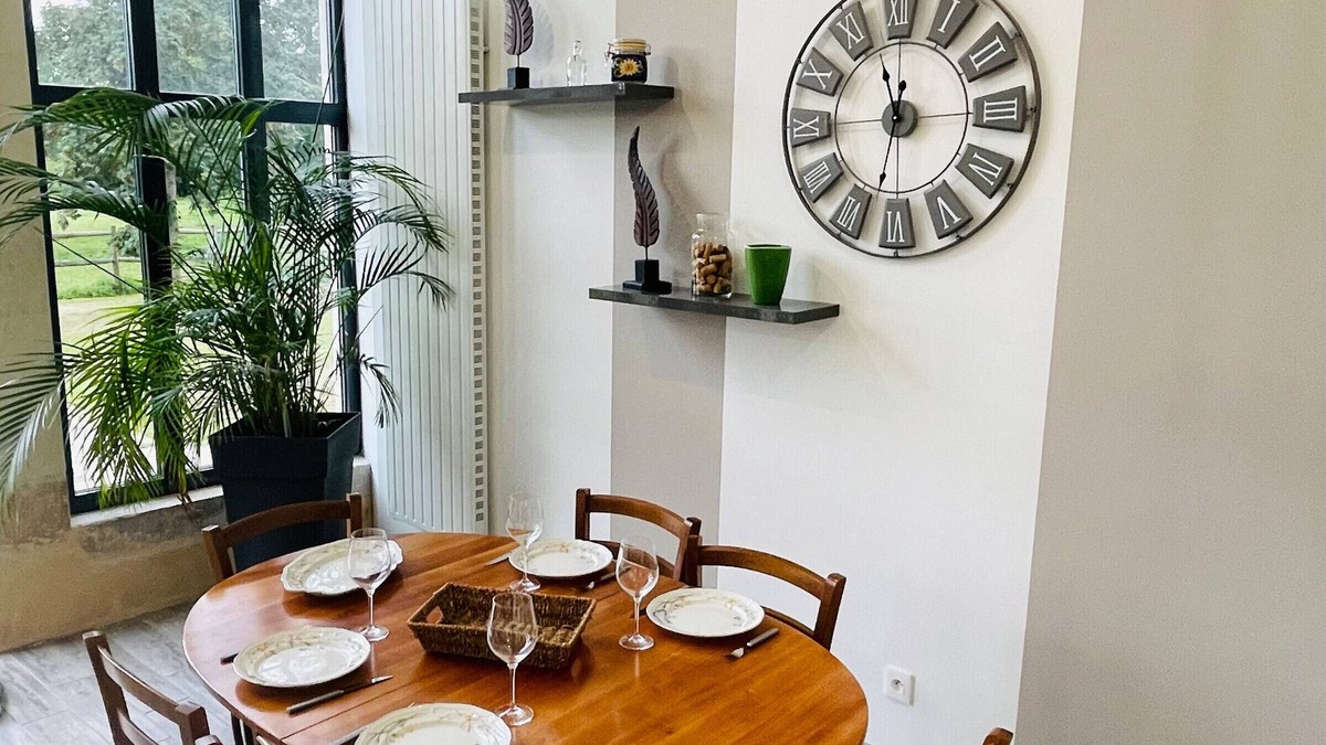 La Fleche Cottage | Spacious Cottage in Private Park, Sleeps 5, Large Shower, Private Terrace