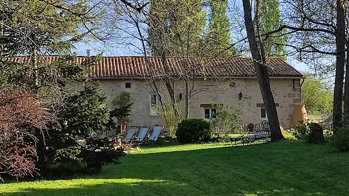 Cubnezais House | Spacious cottage in the countryside