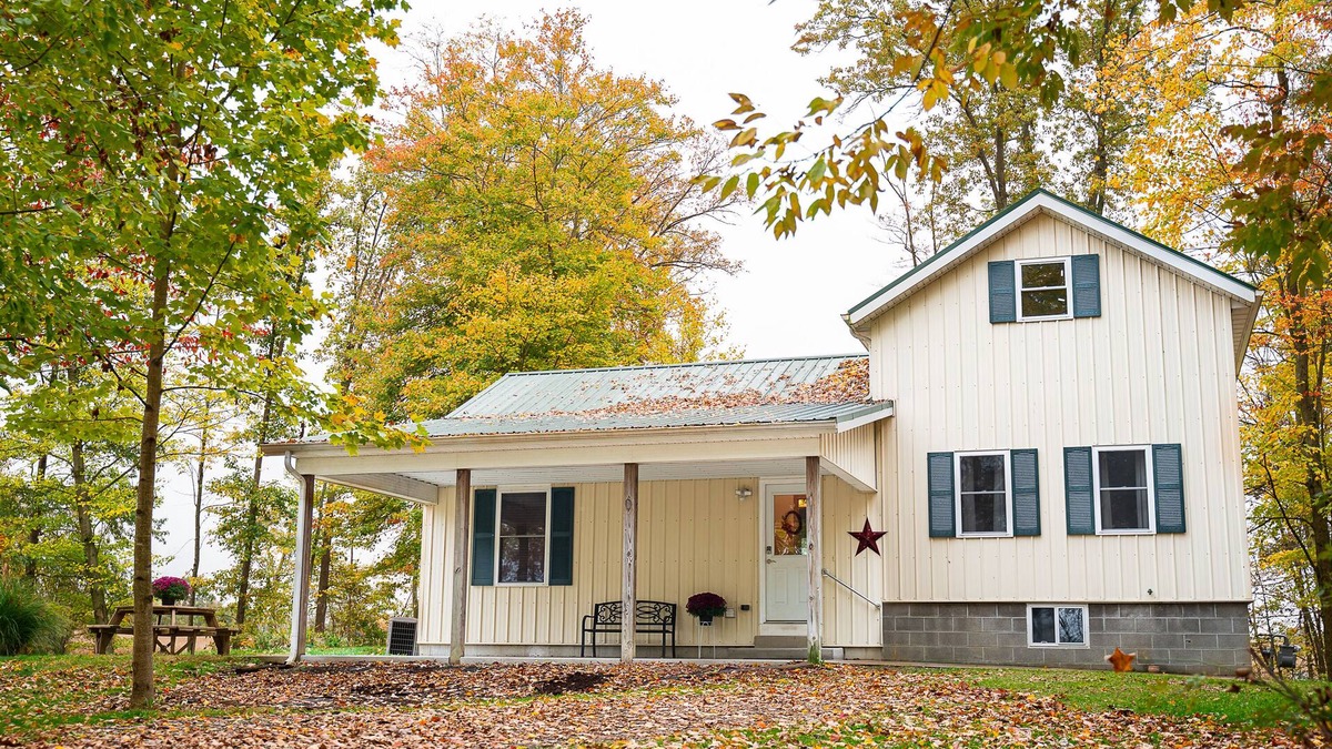 Apple Creek Cottage | Spacious Cottage in Ohio Amish Country