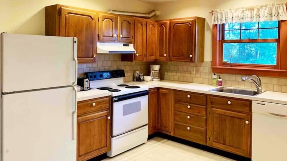 Kinderhook Cottage | Spacious Cottage Retreat on Beautiful 2-Acres