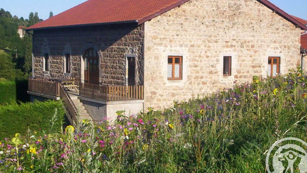 Gumieres Cottage | Spacious cottage with garden and fireplace in Gumières