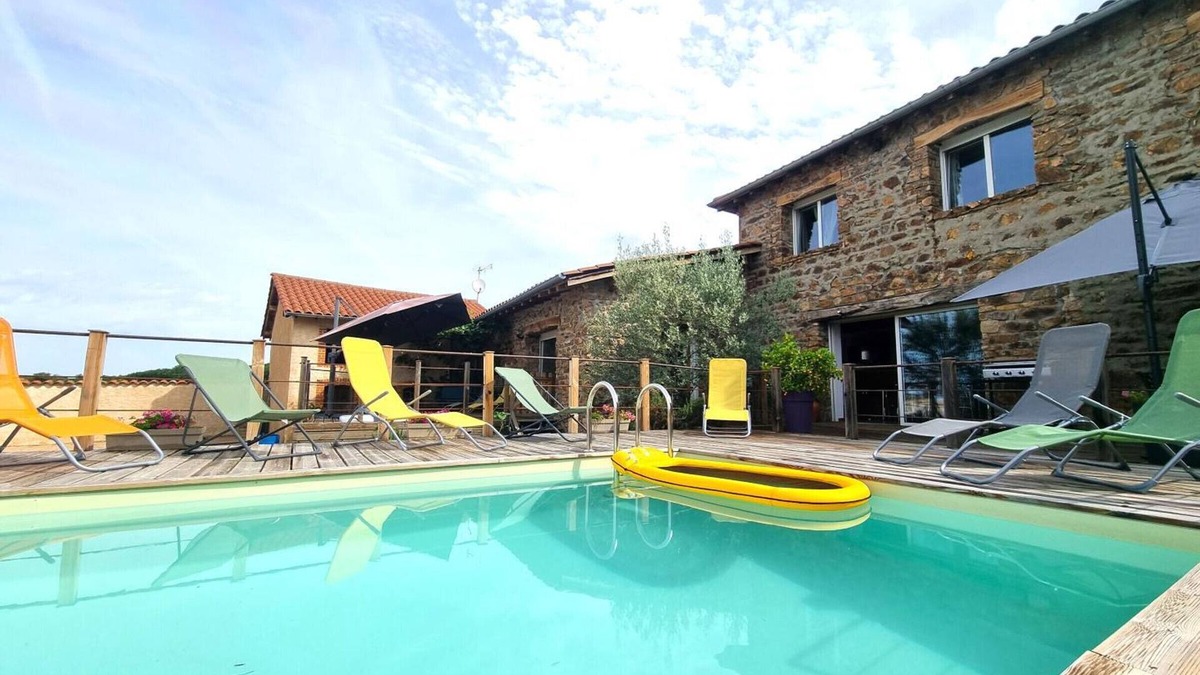 Neronde Cottage | Spacious cottage with pool and spa in the countryside
