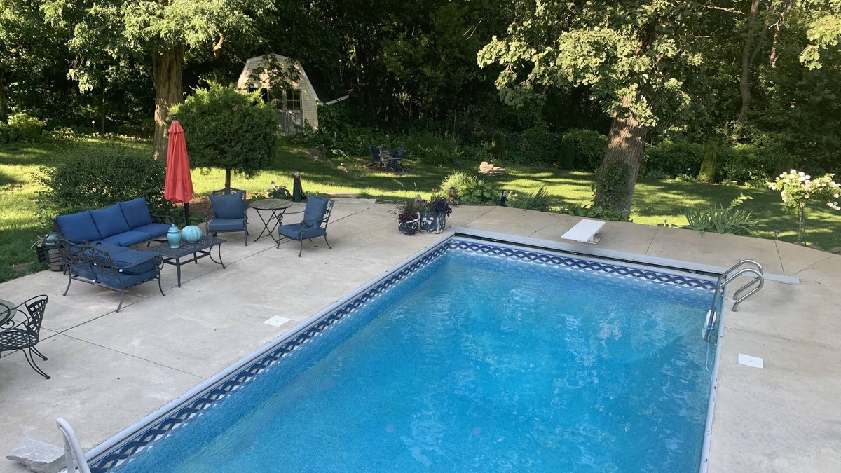 Fitchburg House | Spacious country retreat w/pool 10 minutes to downtown Madison! Pet friendly!