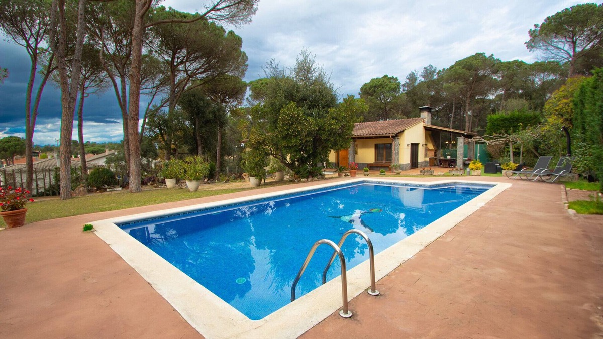 Sils Villa | Spacious Countryside Costa Brava Relax