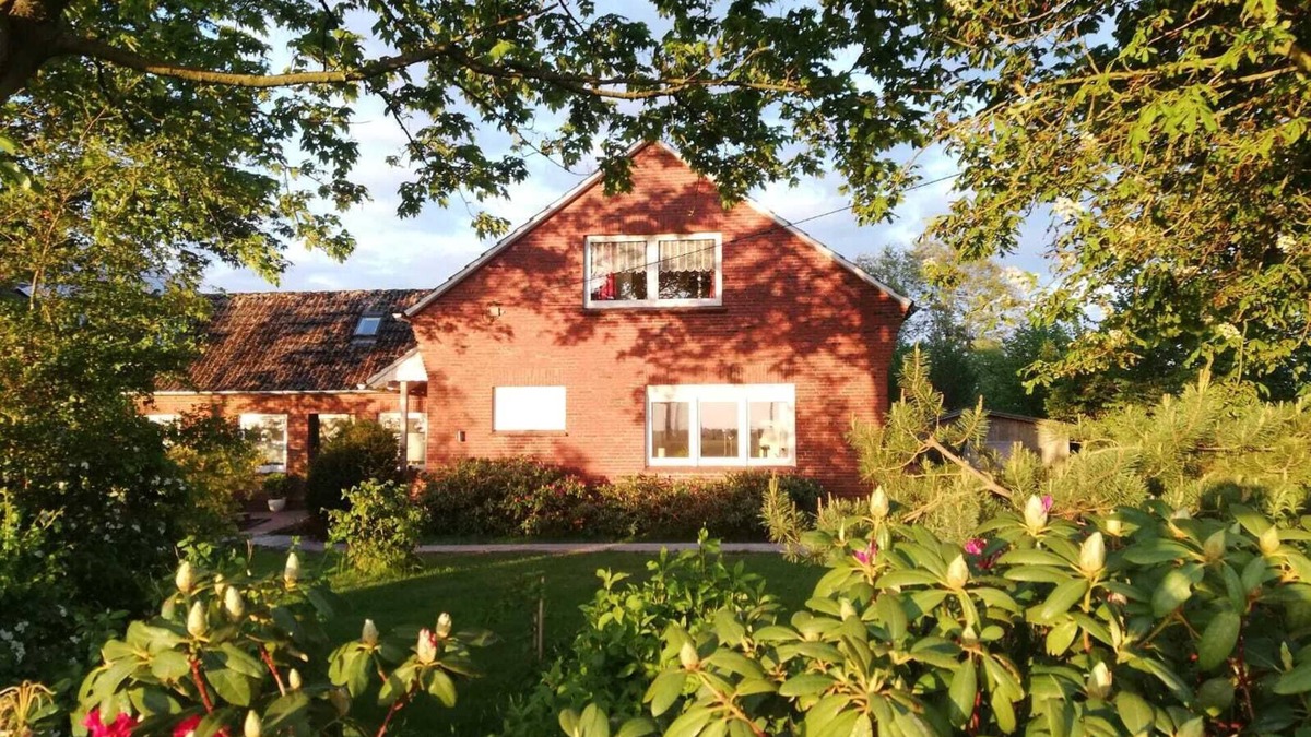 Westerholt House | Spacious, cozy and barrier-free vacation home with dog in a secluded location