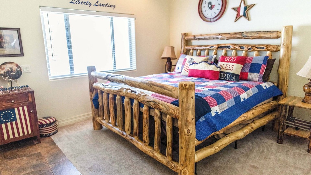 Pinetop House | Spacious & Cozy Cabin – Minutes from Go-Karts, Golf, Trails, Lakes & Family Fun!