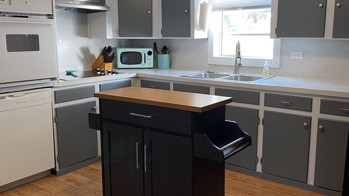 Sulphur House | Spacious, cozy home in quiet neighborhood.