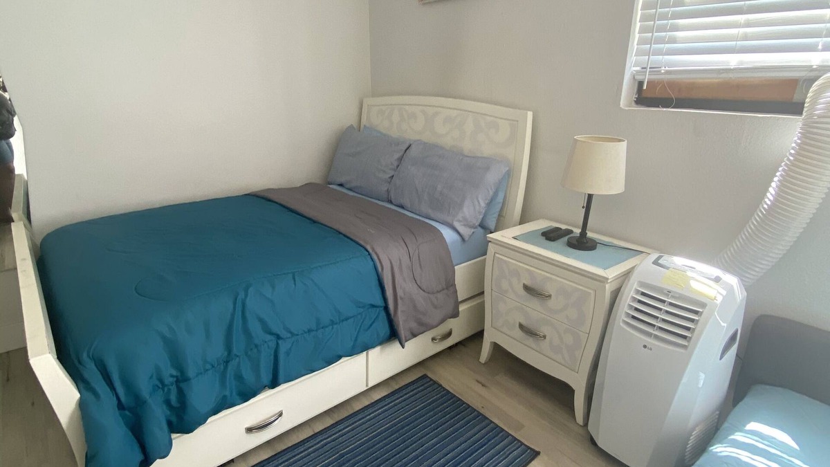 Margate House | Spacious cozy room