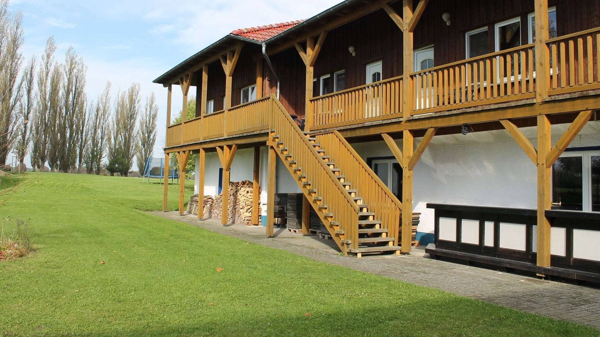 Boddin Apartment | Spacious Apartment in Boddin near Baltic Sea