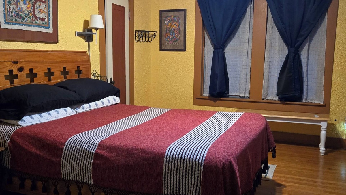 Jefferson Apartment | Spacious, Deco era apt. 2, private, arty & comfortable, deck overlooking garden.