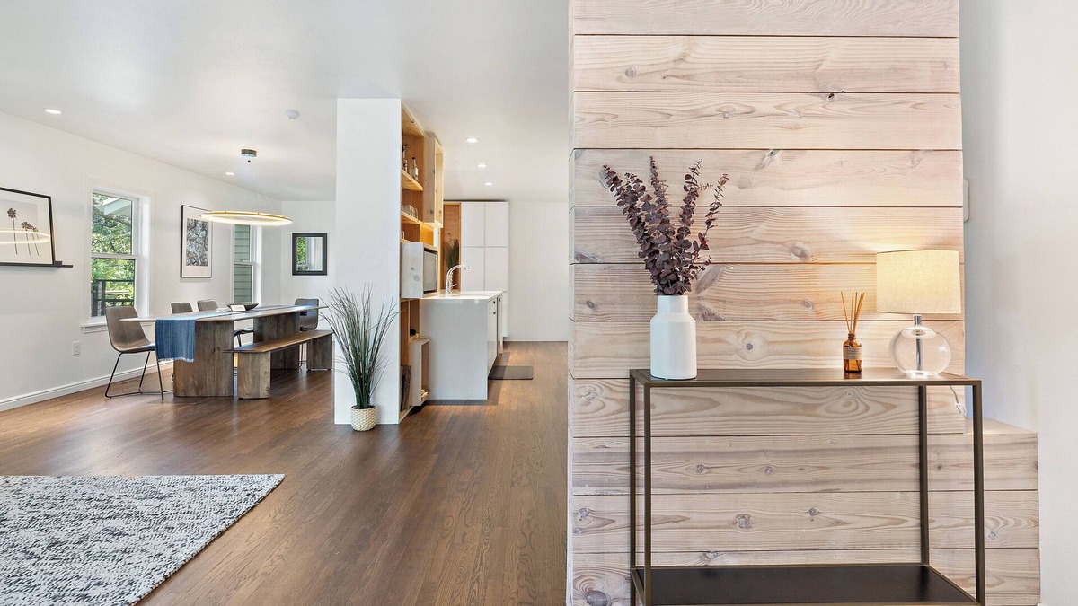 Zilker House | Spacious Design + Outdoor Kitchen in Zilker ACL